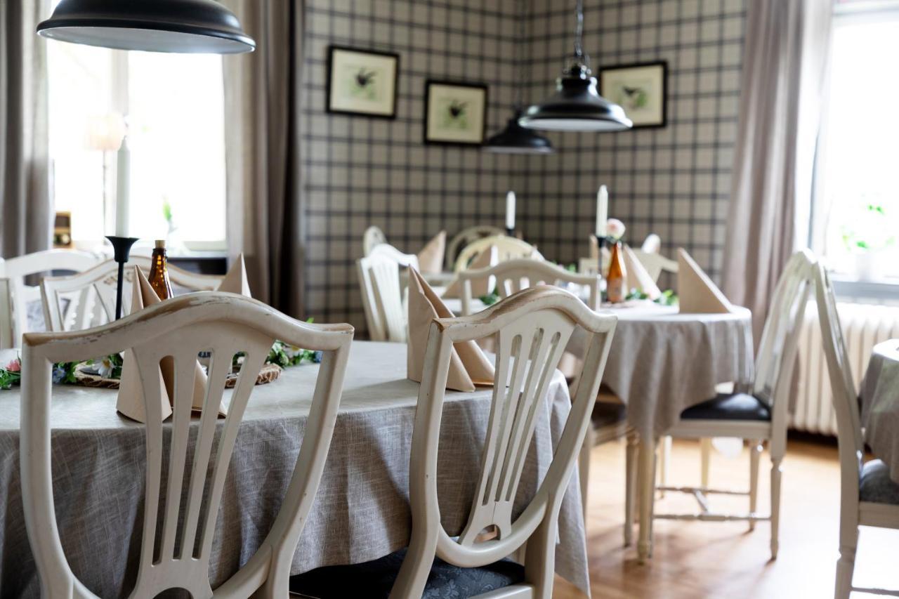 Hotell Aina Kvissleby Ngoại thất bức ảnh