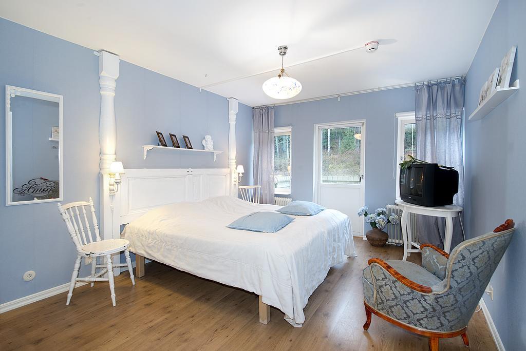 Hotell Aina Kvissleby Phòng bức ảnh