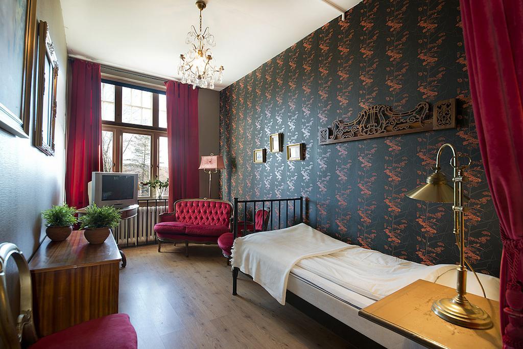 Hotell Aina Kvissleby Phòng bức ảnh