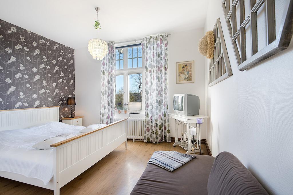 Hotell Aina Kvissleby Ngoại thất bức ảnh