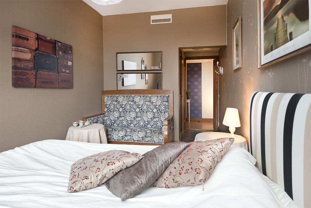 Hotell Aina Kvissleby Ngoại thất bức ảnh